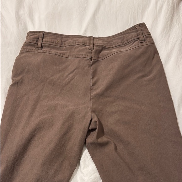 Brown capri Pants - Picture 4 of 4